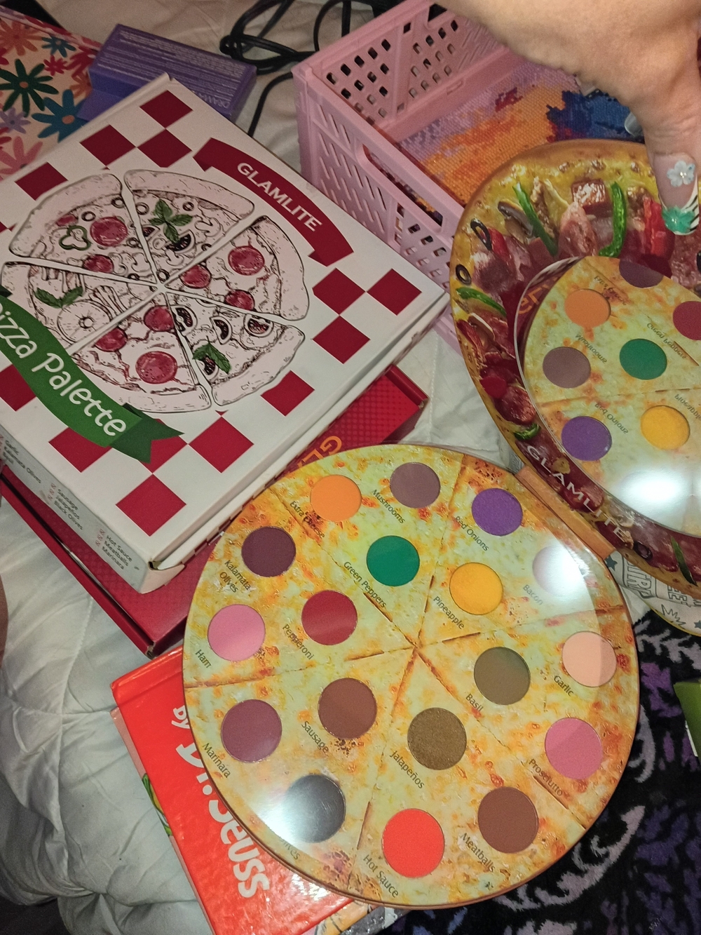 Glamlite Pizza Palette Eyeshadow — Multicolor Eye Shadow Collection